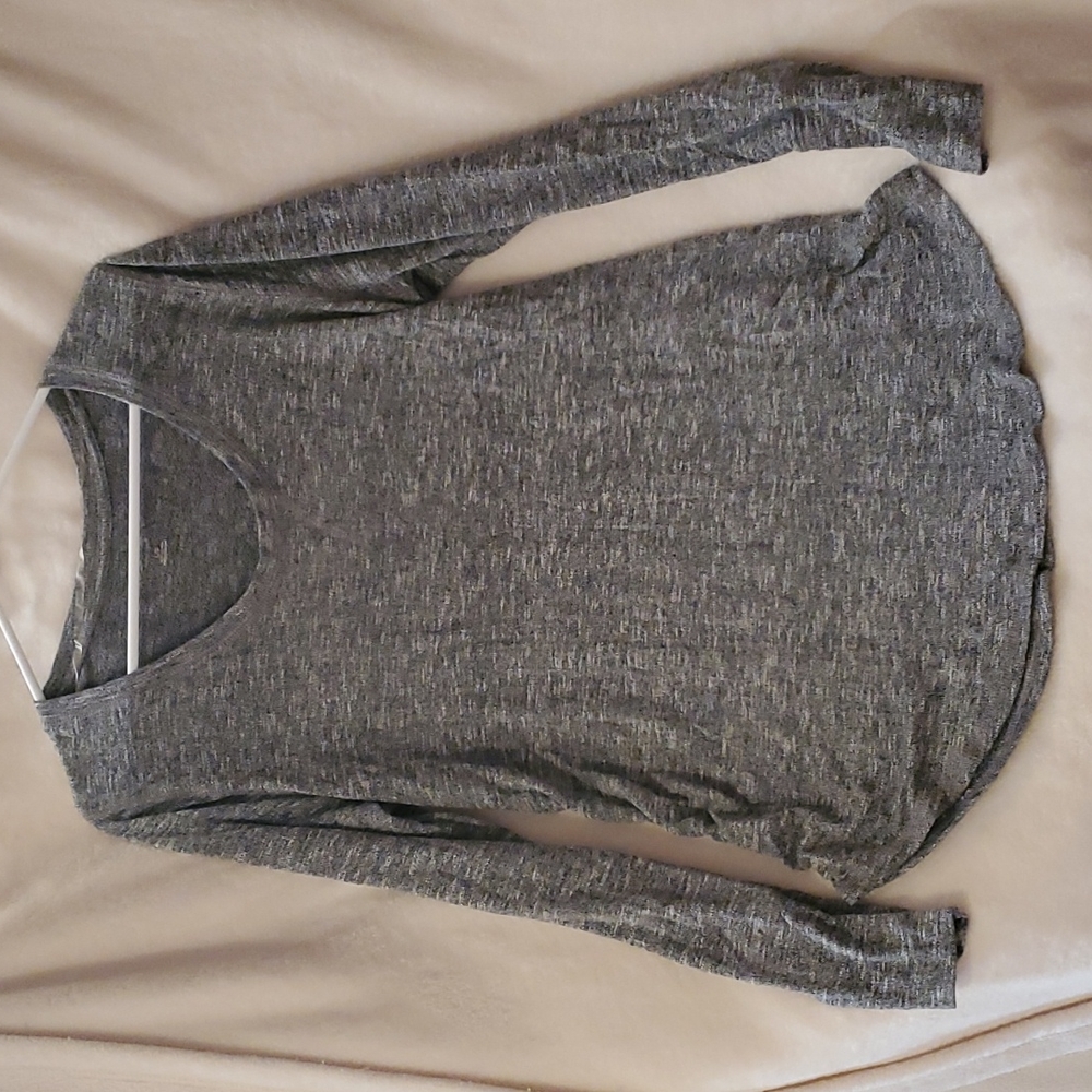 Liz Lange  Size Large Woman's t-shirt Gray
